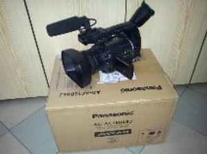 Panasonic AC160 : 0.4 Lux , Full HD 