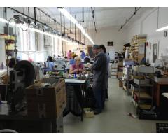 Angajam muncitori in productie